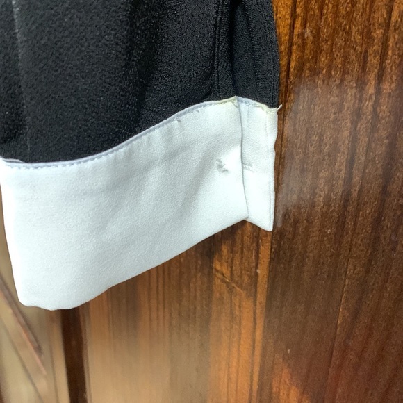 CeCe Black Long Sleeve Color Block Pleated Collar Top size small - Picture 9 of 13